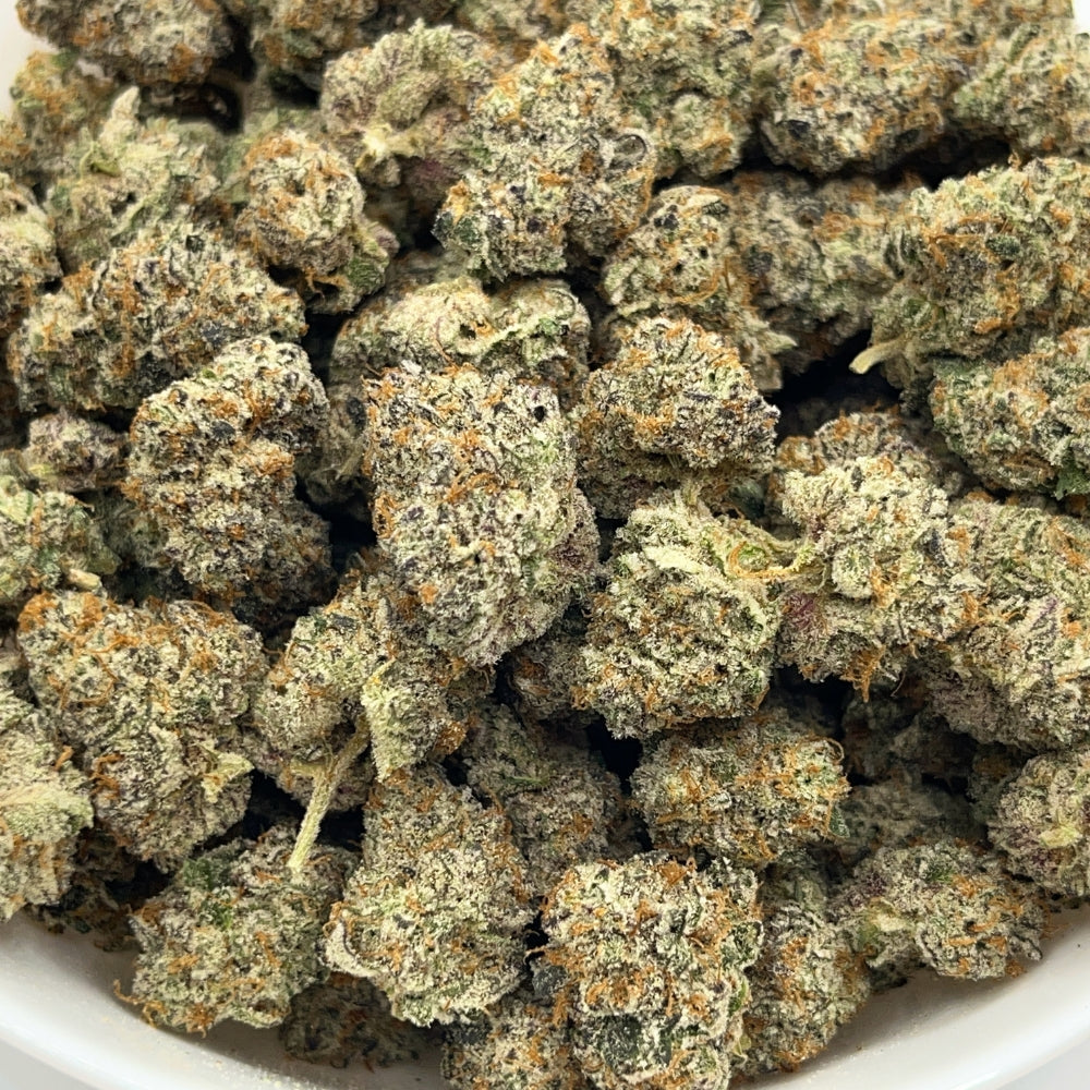 Guava Casquitos 9.0/10 – Tropical guava bomb that delivers sweet fruit punch with a smooth, balanced hybrid ride. Straight vacation vibes in a jar. 🍉🍊🌴