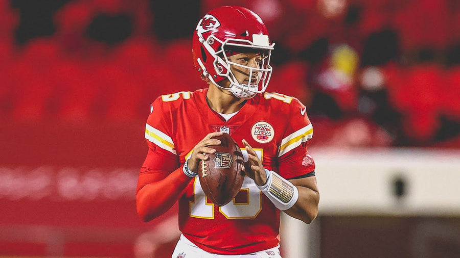 The Chiefs' 2026 Grind: Mahomes' Knee, Kelce's Last Dance, and a Dynasty Fighting for Redemption in the Trenches