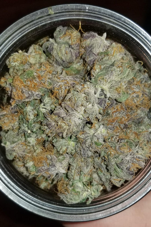 Rotten Teeth 8.8/10 – Sweet decay that hits like a grape-cherry ambush. Don’t let the name scare you off—this one’s pure indulgence with a heavy body kick. 🍒🍇🦷